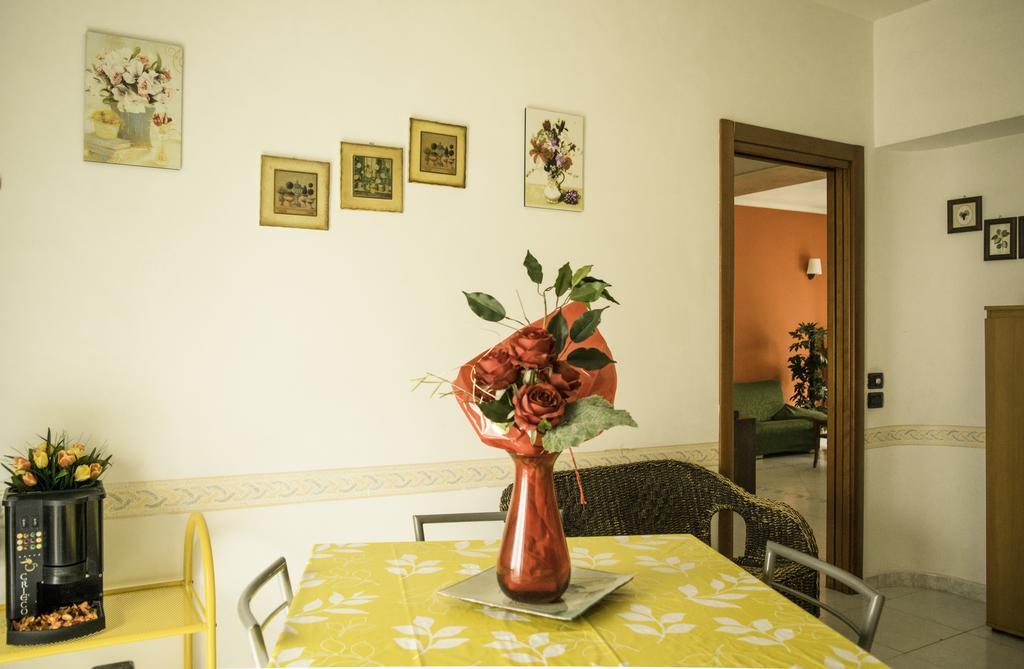 דירות מטרה La Casa Di Rosa מראה חיצוני תמונה